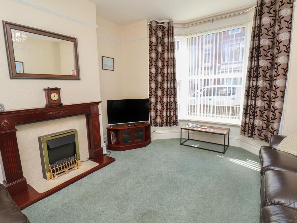 Sunnyside Holiday Apartment 1 Бринлингтон Экстерьер фото